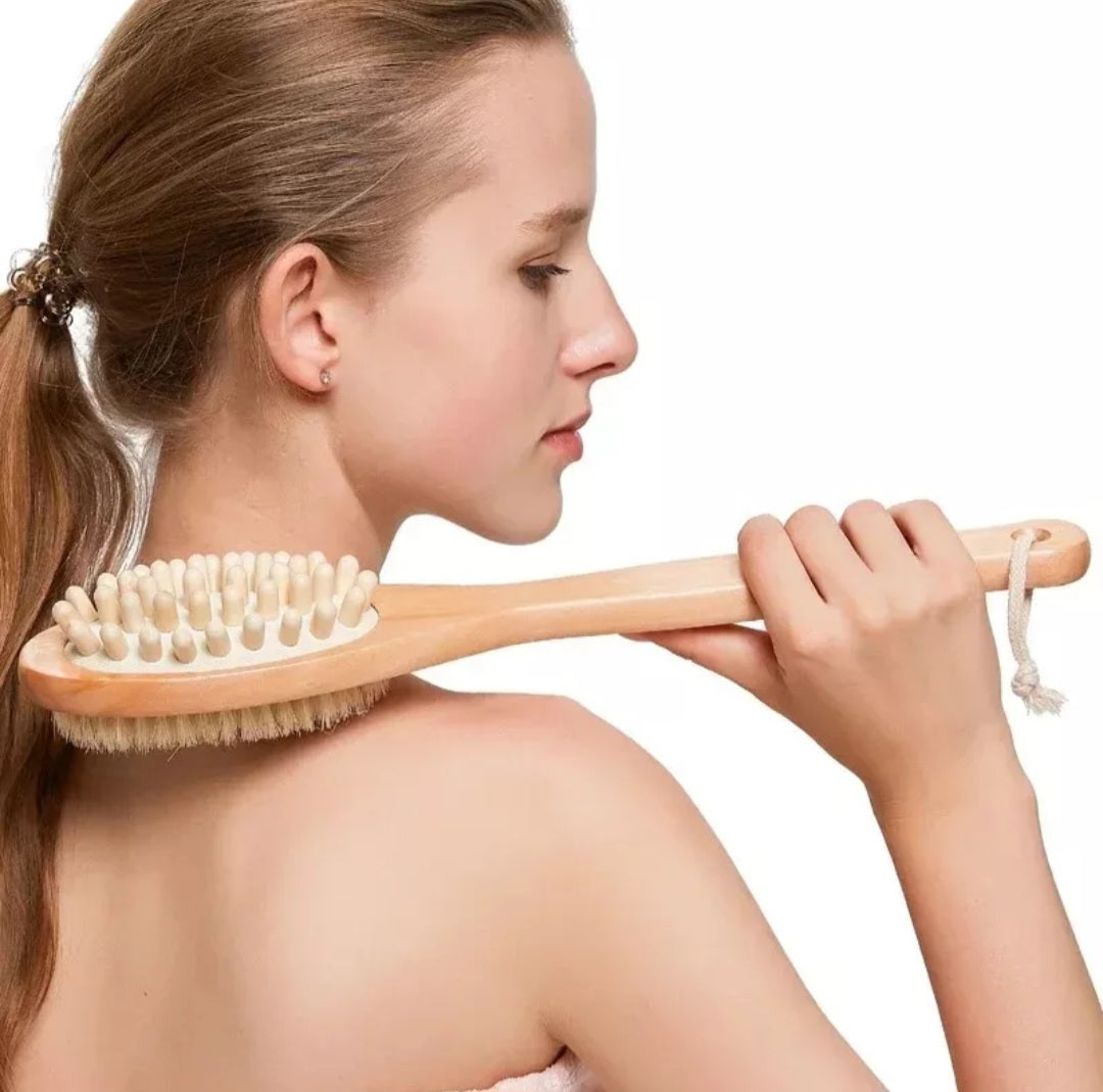 Cepillo de ducha exfoliante y masajeador 35cm